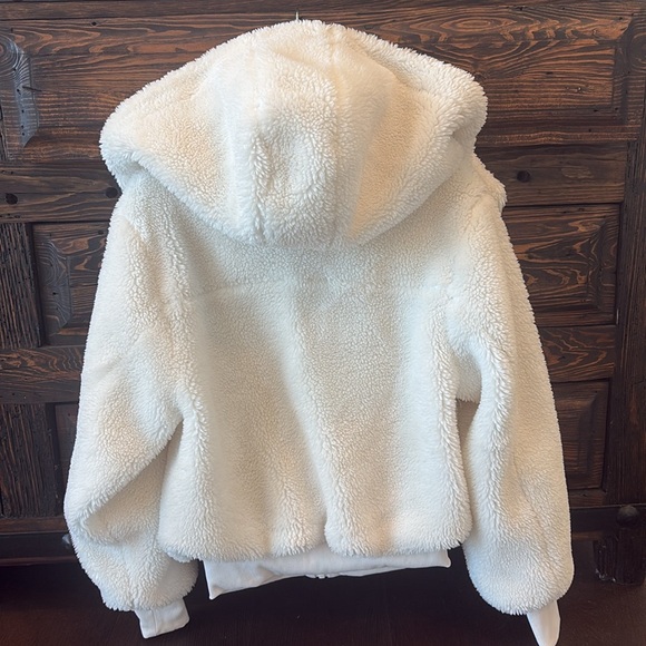 Alo Foxy Sherpa jacket - Picture 4 of 4